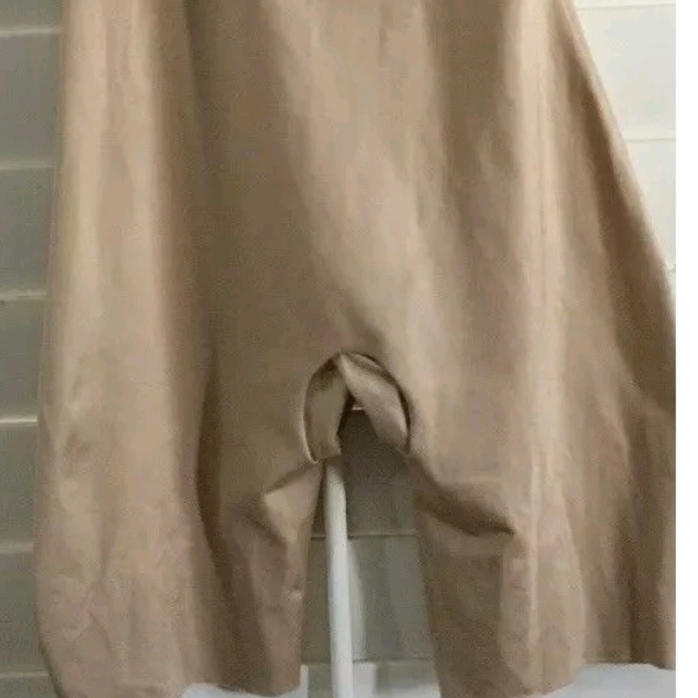 🍂 SPANX 1 PIECE REVERSE SHAPER/SMOOTHER NUDE - Picture 5 of 6